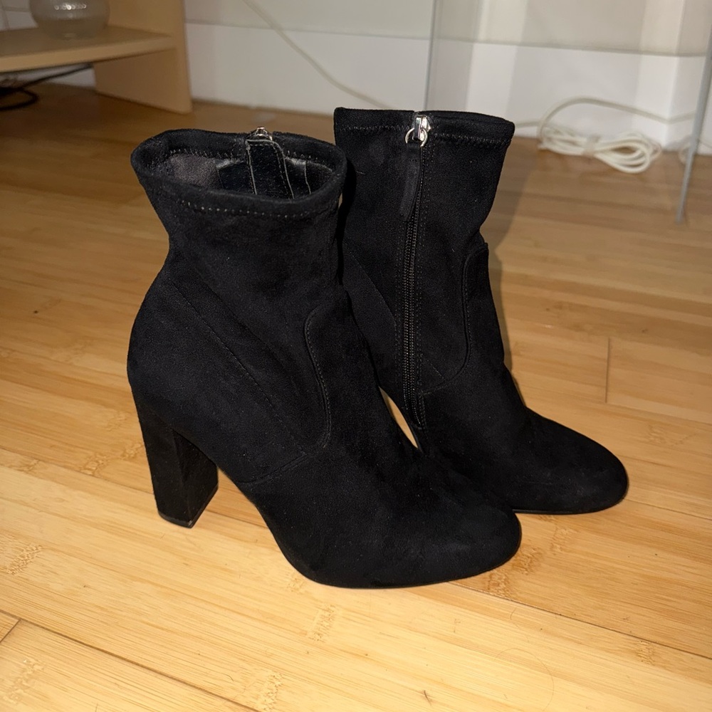 Steve Madden Elegant Black Suede Heeled Boots